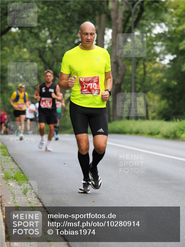 13.09.2026 - 21. swb-Marathon Bremen TobiasT http://msf.ph/oto/10280914 13.09.2026 11:39:38 Laufen 15375, 1770 meine-sportfotos.de