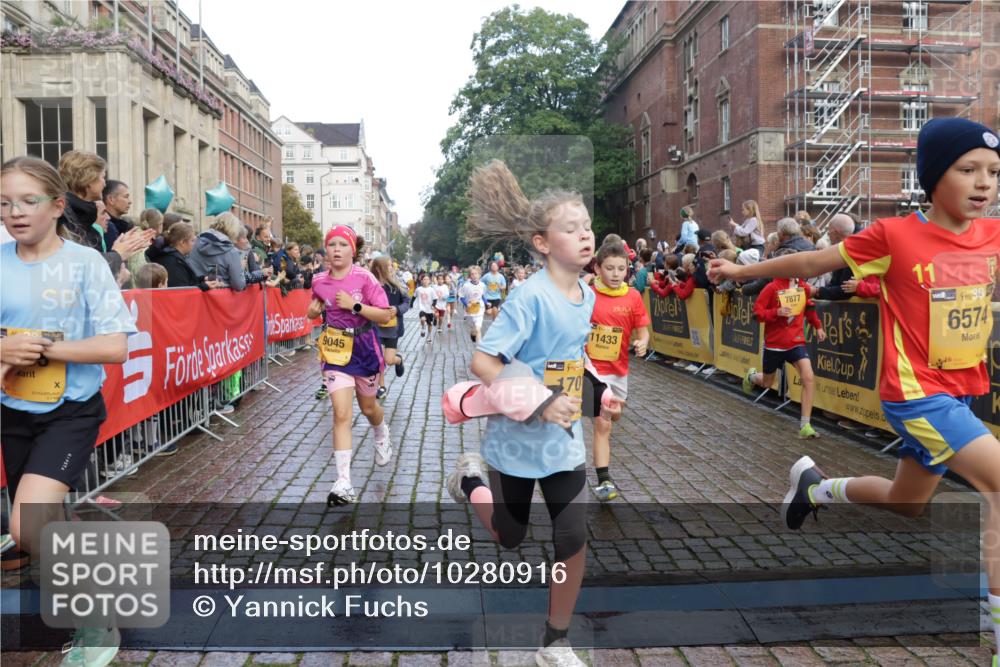 13.09.2026 - Kiel Lauf Yannick Fuchs http://msf.ph/oto/10280916 13.09.2026 08:54:25 Ziel 241, 1218, 1463, 2610, 2742, 3211, 3896, 3936, 4419, 4494, 4731, 5041, 5462, 6030, 6214, 6618, 6740, 6945, 7055, 8110, 8111, 8545, 9447, 9714, 10920, 10937, 11468, 11656, 11672, 11840, 120, 193, 258, 262, 488, 1244, 1463, 1529, 1540, 1823, 2122, 2141, 2324, 2489, 4059, 4607, 4618, 4717, 4791, 4956, 5236, 5432, 5586, 5993, 6134, 6267, 6733, 7341, 7470, 7815, 8006, 8332, 9266, 9291, 9850, 9880, 10726, 10775, 10868, 11672, 12111, 12112, 12663, 12711, 12829, 159, 1701, 2139 meine-sportfotos.de