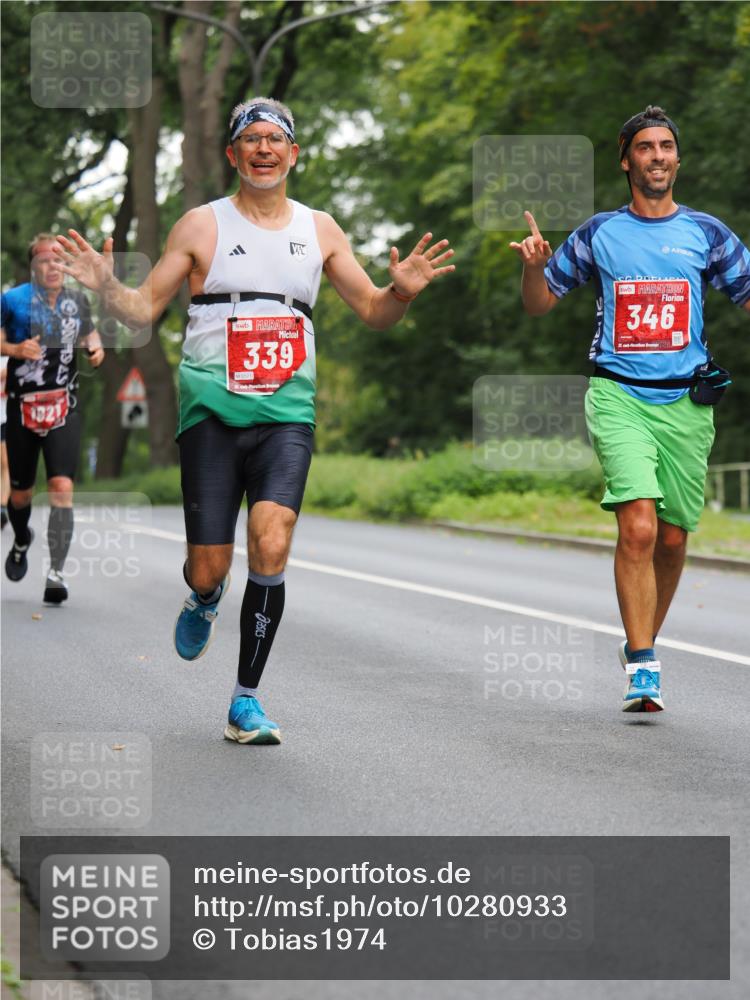 13.09.2026 - 21. swb-Marathon Bremen TobiasT http://msf.ph/oto/10280933 13.09.2026 11:39:46 Laufen 1921, 346, 339, 0521 meine-sportfotos.de