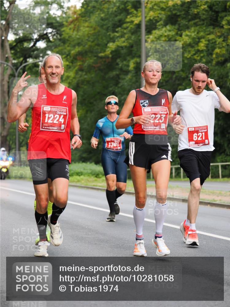 13.09.2026 - 21. swb-Marathon Bremen TobiasT http://msf.ph/oto/10281058 13.09.2026 11:40:26 Laufen 1224, 21, 25, 1307, 223, 621 meine-sportfotos.de