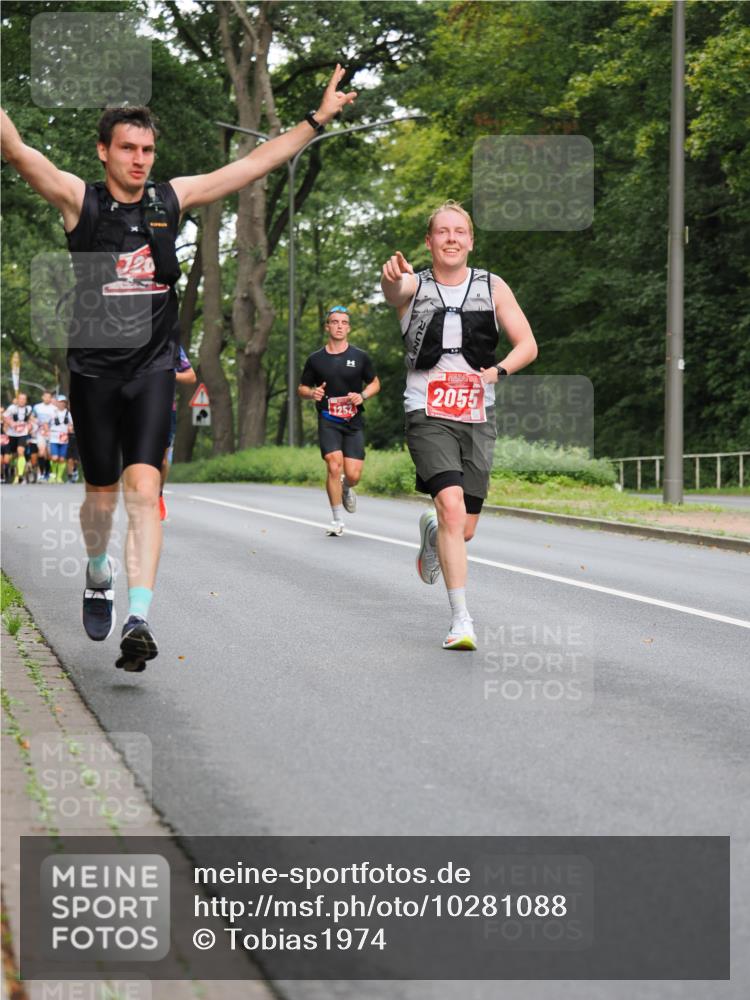 13.09.2026 - 21. swb-Marathon Bremen TobiasT http://msf.ph/oto/10281088 13.09.2026 11:40:33 Laufen 1252, 2055 meine-sportfotos.de