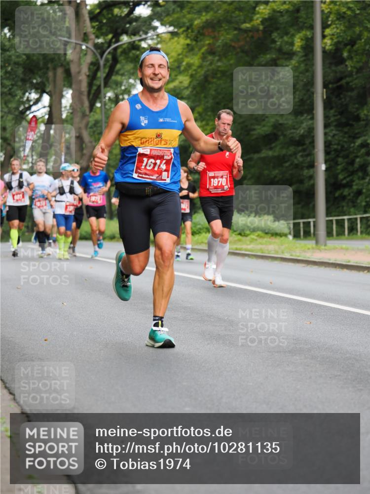 13.09.2026 - 21. swb-Marathon Bremen TobiasT http://msf.ph/oto/10281135 13.09.2026 11:40:42 Laufen 1614, 1970 meine-sportfotos.de