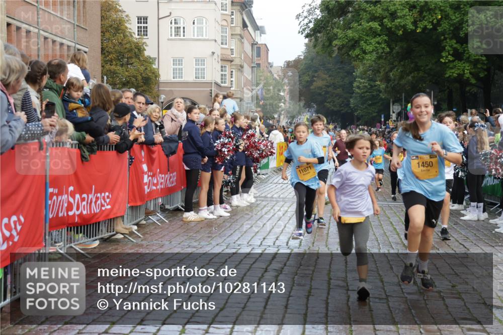 13.09.2026 - Kiel Lauf Yannick Fuchs http://msf.ph/oto/10281143 13.09.2026 08:54:45 Ziel 159, 561, 820, 1701, 2139, 2542, 2754, 2770, 3457, 4227, 5454, 6574, 6737, 7877, 8670, 8850, 9045, 9533, 9698, 10279, 10447, 10488, 11133, 11263, 11433, 11464, 12654, 241, 1218, 1463, 1540, 2610, 2742, 3211, 3896, 3936, 4059, 4419, 4494, 4731, 5041, 5462, 5693, 6030, 6134, 6214, 6618, 6740, 6945, 7055, 7774, 8110, 8111, 8545, 9291, 9447, 9698, 9714, 10920, 10937, 11468, 11656, 11672, 11840, 495, 744, 889, 1450, 2699, 2773, 4069, 4348, 6607 meine-sportfotos.de