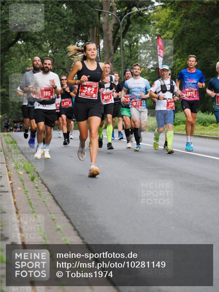 13.09.2026 - 21. swb-Marathon Bremen TobiasT http://msf.ph/oto/10281149 13.09.2026 11:40:45 Laufen 195, 671, 382, 603, 1879, 1930, 7, 35 meine-sportfotos.de