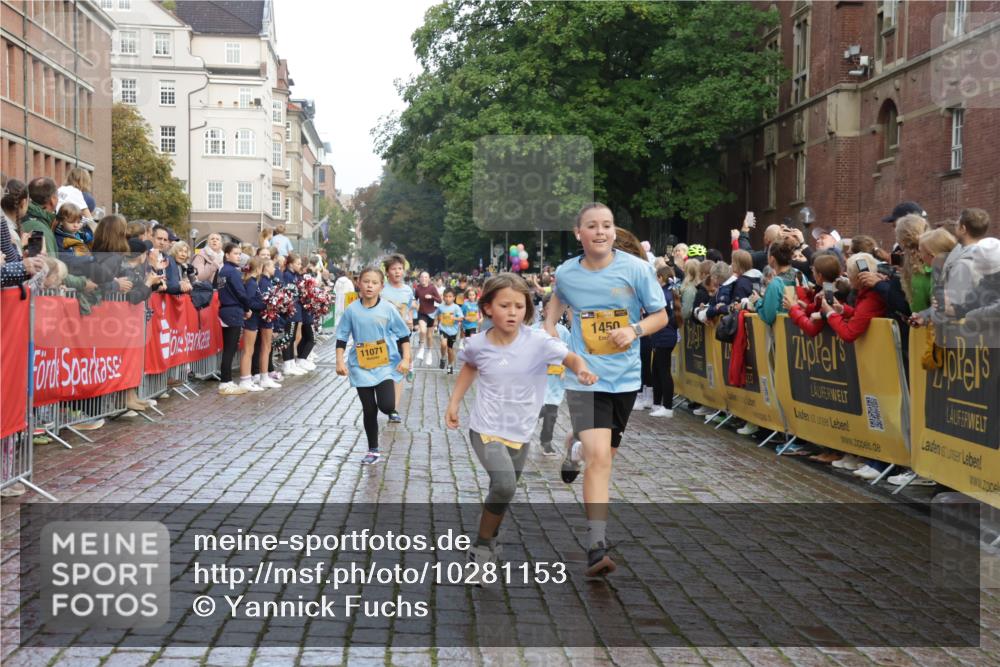 13.09.2026 - Kiel Lauf Yannick Fuchs http://msf.ph/oto/10281153 13.09.2026 08:54:46 Ziel 159, 561, 820, 1701, 2139, 2542, 2754, 2770, 3457, 4227, 5454, 6574, 6737, 7877, 8670, 8850, 9045, 9533, 10279, 10447, 10488, 11133, 11263, 11330, 11433, 11464, 11470, 12654, 241, 1218, 1463, 2542, 2610, 2742, 3211, 3896, 3936, 4059, 4419, 4494, 4731, 5041, 5462, 5693, 6030, 6134, 6214, 6618, 6740, 6945, 7055, 7774, 8110, 8111, 8545, 9291, 9447, 9698, 9714, 10920, 10937, 11468, 11656, 11672, 11840, 471, 495, 744, 889, 1450, 2699, 2773, 4069, 4348, 6607 meine-sportfotos.de