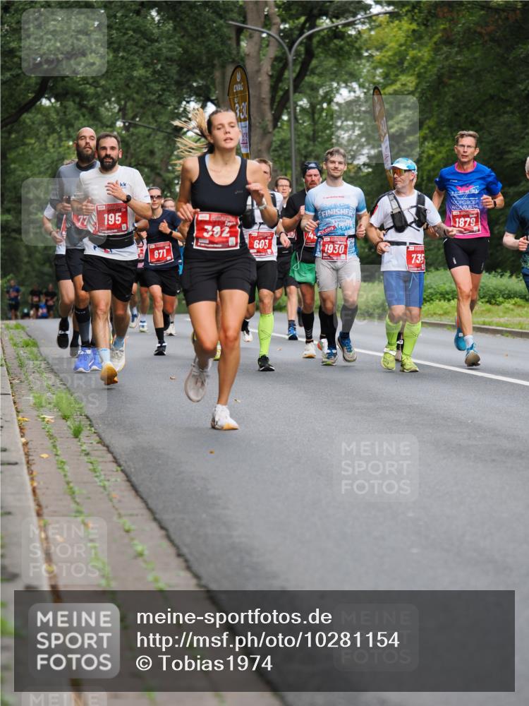 13.09.2026 - 21. swb-Marathon Bremen TobiasT http://msf.ph/oto/10281154 13.09.2026 11:40:45 Laufen 77, 195, 382, 14710975, 603, 671, 1930, 735, 1879 meine-sportfotos.de