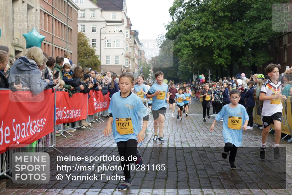 13.09.2026 - Kiel Lauf Yannick Fuchs http://msf.ph/oto/10281165 13.09.2026 08:54:47 Ziel 159, 561, 820, 1701, 2139, 2754, 2770, 3457, 4227, 5454, 6574, 6737, 7877, 8670, 8850, 9045, 9533, 10279, 10447, 10488, 11133, 11263, 11330, 11433, 11464, 11470, 12654, 241, 1218, 1463, 2542, 2610, 2742, 3211, 3896, 3936, 4059, 4419, 4494, 4731, 5041, 5462, 5693, 6030, 6134, 6214, 6618, 6740, 6945, 7055, 7774, 8110, 8111, 8545, 8670, 9291, 9447, 9698, 9714, 10920, 10937, 11468, 11656, 11672, 11840, 471, 495, 744, 889, 1450, 2699, 2773, 4069, 4348, 6607 meine-sportfotos.de