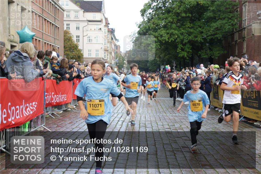 13.09.2026 - Kiel Lauf Yannick Fuchs http://msf.ph/oto/10281169 13.09.2026 08:54:47 Ziel 159, 561, 820, 1701, 2139, 2754, 2770, 3457, 4227, 5454, 6574, 6737, 7877, 8670, 8850, 9045, 9533, 10279, 10447, 10488, 11133, 11263, 11330, 11433, 11464, 11470, 12654, 241, 1218, 1463, 2542, 2610, 2742, 3211, 3896, 3936, 4059, 4419, 4494, 4731, 5041, 5462, 5693, 6030, 6134, 6214, 6618, 6740, 6945, 7055, 7774, 8110, 8111, 8545, 8670, 9291, 9447, 9698, 9714, 10920, 10937, 11468, 11656, 11672, 11840, 471, 495, 744, 889, 1450, 2699, 2773, 4069, 4348, 6607 meine-sportfotos.de