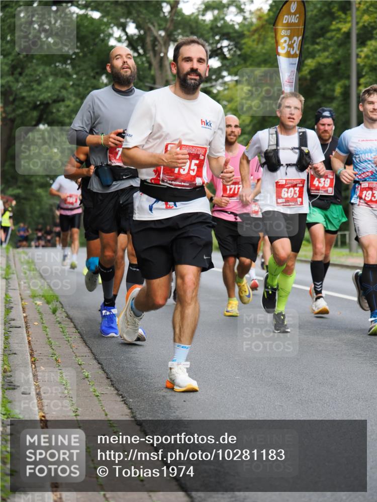 13.09.2026 - 21. swb-Marathon Bremen TobiasT http://msf.ph/oto/10281183 13.09.2026 11:40:49 Laufen 3, 30, 35, 1717, 603, 439, 10975, 193 meine-sportfotos.de