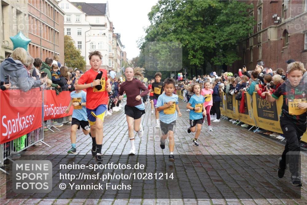 13.09.2026 - Kiel Lauf Yannick Fuchs http://msf.ph/oto/10281214 13.09.2026 08:54:51 Ziel 159, 561, 820, 1701, 2699, 2754, 2770, 4069, 4227, 4348, 5454, 6574, 6607, 6737, 7877, 9045, 9533, 10279, 10447, 11133, 11263, 11330, 11433, 11464, 11470, 11780, 12654, 241, 1218, 2139, 2542, 2610, 2742, 3211, 3457, 3896, 3936, 4419, 4494, 4731, 5041, 5462, 5693, 6030, 6214, 6574, 6618, 6740, 6945, 7055, 7774, 8110, 8111, 8545, 8670, 8850, 9447, 9533, 9698, 9714, 10488, 10920, 10937, 11468, 11656, 11840, 471, 495, 744, 889, 1450, 1768, 2773, 3219, 3863, 6206 meine-sportfotos.de