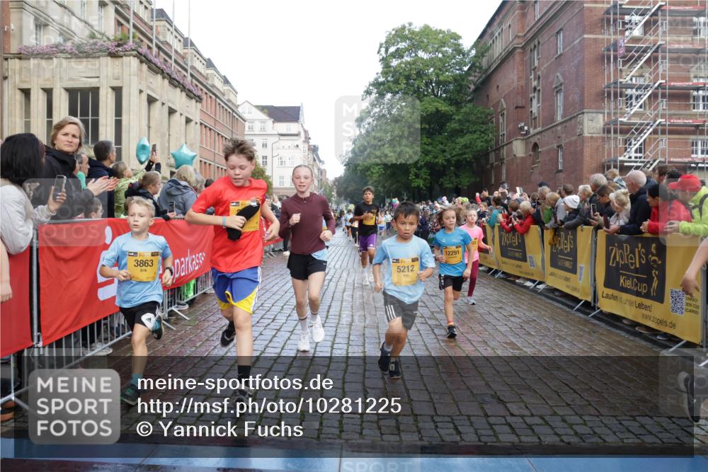13.09.2026 - Kiel Lauf Yannick Fuchs http://msf.ph/oto/10281225 13.09.2026 08:54:52 Ziel 159, 561, 744, 820, 1701, 2699, 2754, 2770, 4069, 4227, 4348, 5454, 6607, 6737, 7877, 9045, 10279, 10447, 11133, 11263, 11330, 11433, 11464, 11470, 11780, 12654, 241, 1218, 1701, 2139, 2542, 2742, 3211, 3457, 3896, 3936, 4419, 4494, 4731, 5041, 5462, 5693, 6030, 6214, 6574, 6618, 6740, 6945, 7055, 7774, 7877, 8110, 8111, 8545, 8670, 8850, 9447, 9533, 9698, 9714, 10488, 10920, 10937, 11433, 11656, 471, 495, 889, 1450, 1768, 2773, 3219, 3863, 6206 meine-sportfotos.de