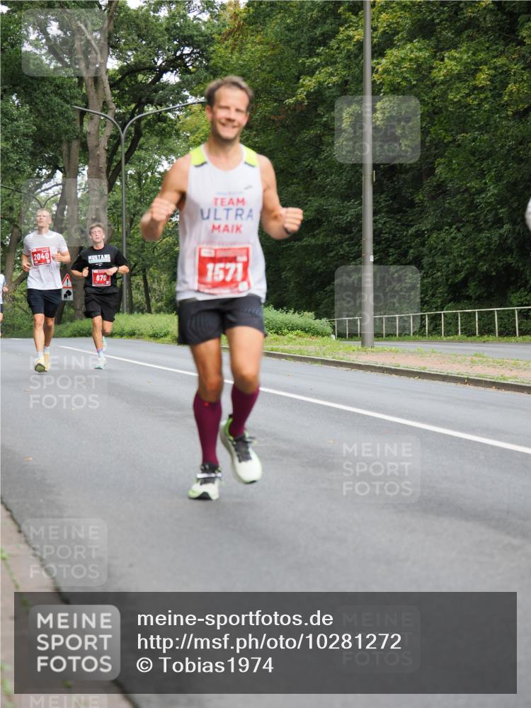 13.09.2026 - 21. swb-Marathon Bremen TobiasT http://msf.ph/oto/10281272 13.09.2026 11:41:40 Laufen 2040, 670, 1571 meine-sportfotos.de