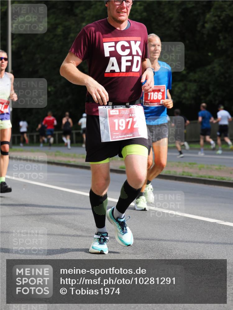 13.09.2026 - 21. swb-Marathon Bremen TobiasT http://msf.ph/oto/10281291 13.09.2026 11:50:08 Laufen 1972, 21, 26, 1166 meine-sportfotos.de