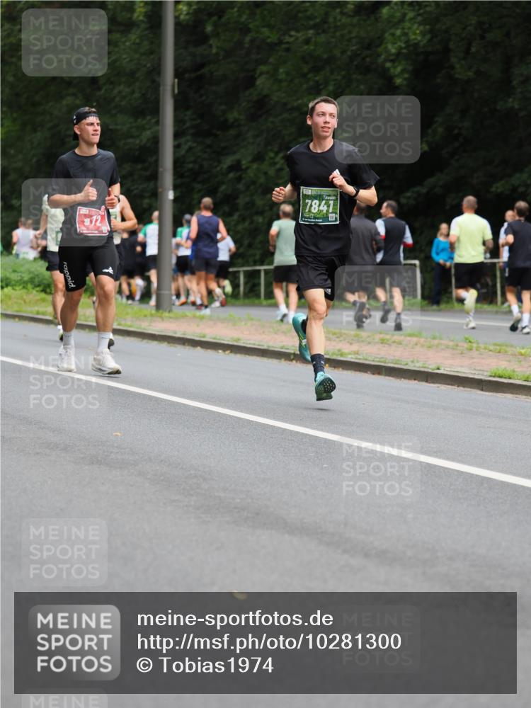 13.09.2026 - 21. swb-Marathon Bremen TobiasT http://msf.ph/oto/10281300 13.09.2026 11:50:55 Laufen 912, 7841 meine-sportfotos.de
