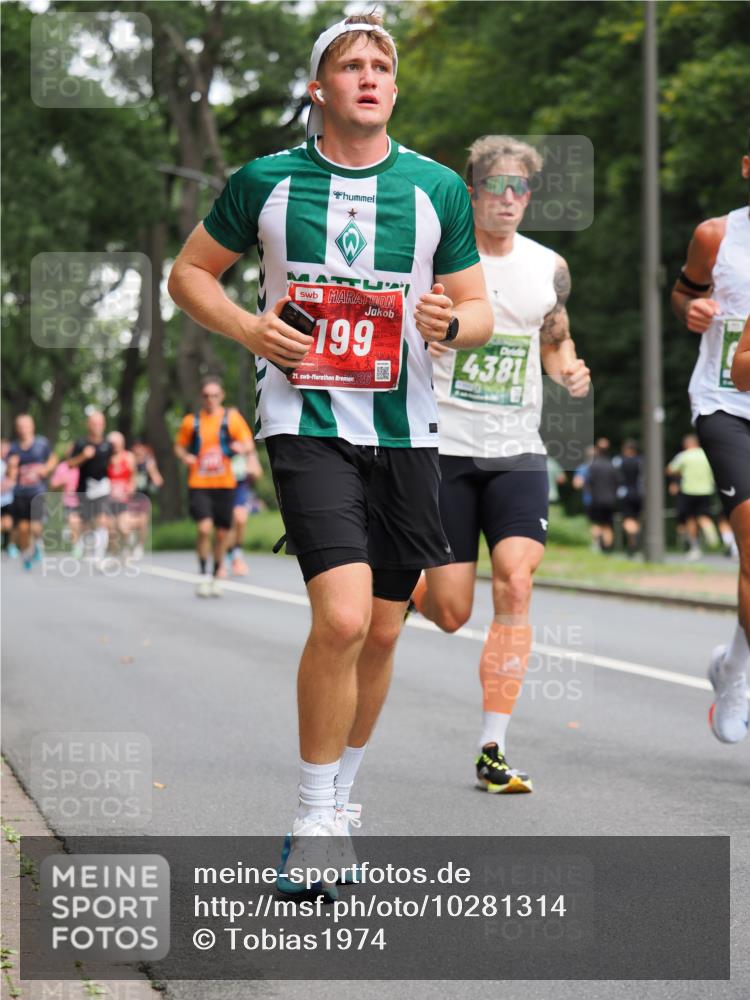 13.09.2026 - 21. swb-Marathon Bremen TobiasT http://msf.ph/oto/10281314 13.09.2026 11:51:00 Laufen 199, 21, 26, 4381 meine-sportfotos.de