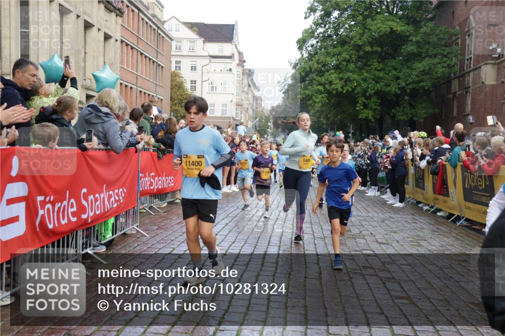 13.09.2026 - Kiel Lauf Yannick Fuchs http://msf.ph/oto/10281324 13.09.2026 08:54:59 Ziel 495, 744, 889, 1450, 2699, 2773, 4069, 4348, 4828, 6607, 9163, 11071, 11330, 11464, 11470, 11780, 159, 241, 561, 820, 1701, 2139, 2542, 2754, 2770, 3211, 3457, 3896, 3936, 4227, 4419, 5454, 5462, 5693, 6574, 6737, 6740, 6945, 7055, 7774, 7877, 8110, 8111, 8670, 8850, 9045, 9533, 9698, 10279, 10447, 10488, 10937, 11133, 11263, 11433, 11656, 12654, 114, 471, 1109, 1297, 1489, 1768, 3218, 3219, 3863, 5225, 5860, 6206, 7222, 8546 meine-sportfotos.de
