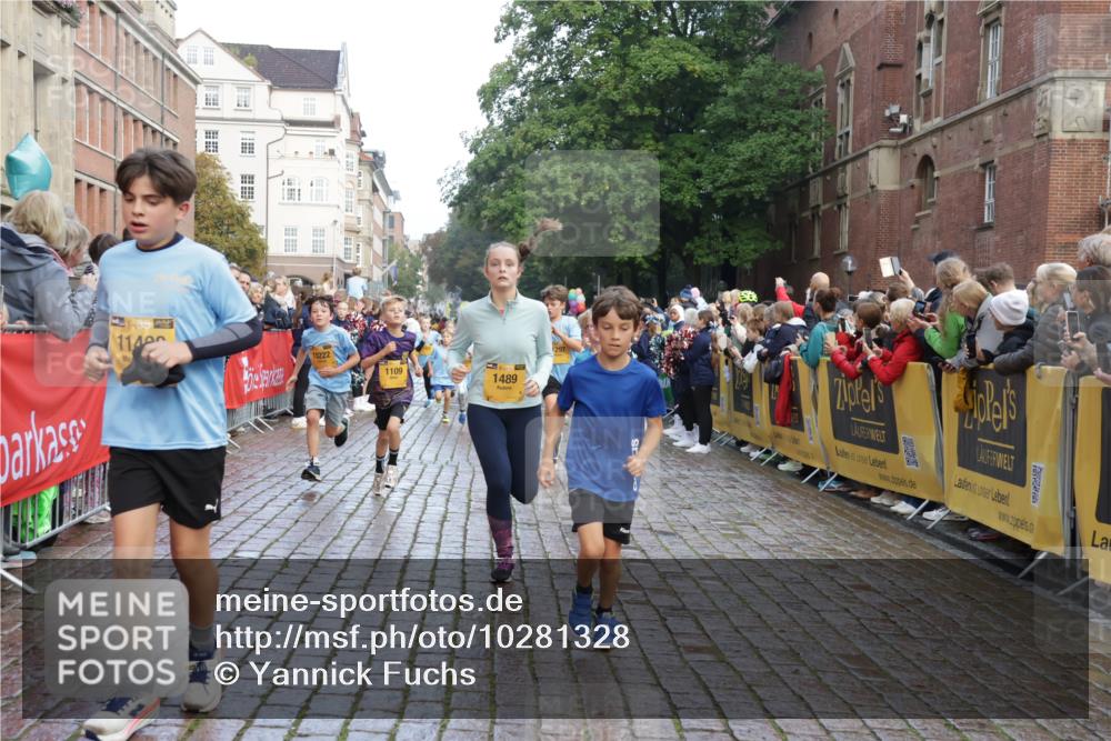 13.09.2026 - Kiel Lauf Yannick Fuchs http://msf.ph/oto/10281328 13.09.2026 08:55:00 Ziel 495, 744, 889, 1450, 2699, 2773, 4069, 4348, 4828, 6570, 6607, 7917, 9163, 11071, 11330, 11464, 11470, 11780, 12349, 159, 241, 561, 820, 1701, 2139, 2542, 2754, 2770, 3211, 3457, 3896, 3936, 4227, 4419, 5454, 5462, 5693, 6574, 6737, 6740, 6945, 7055, 7774, 7877, 8110, 8111, 8670, 8850, 9045, 9533, 9698, 10279, 10447, 10488, 10937, 11133, 11263, 11433, 11464, 11656, 12654, 114, 471, 1109, 1297, 1489, 1768, 3218, 3219, 3356, 3693, 3863, 5225, 5860, 6206, 7072, 7222, 8546 meine-sportfotos.de