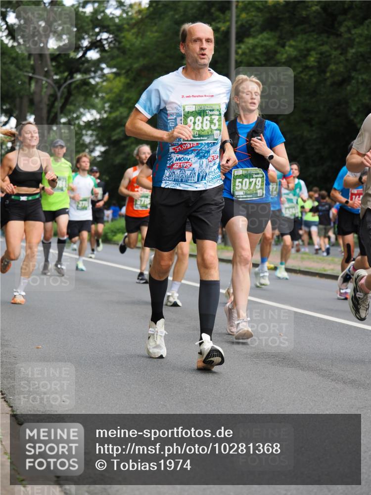 13.09.2026 - 21. swb-Marathon Bremen TobiasT http://msf.ph/oto/10281368 13.09.2026 11:54:50 Laufen 5715, 21, 9863, 21, 0975, 42, 195, 10, 5079 meine-sportfotos.de