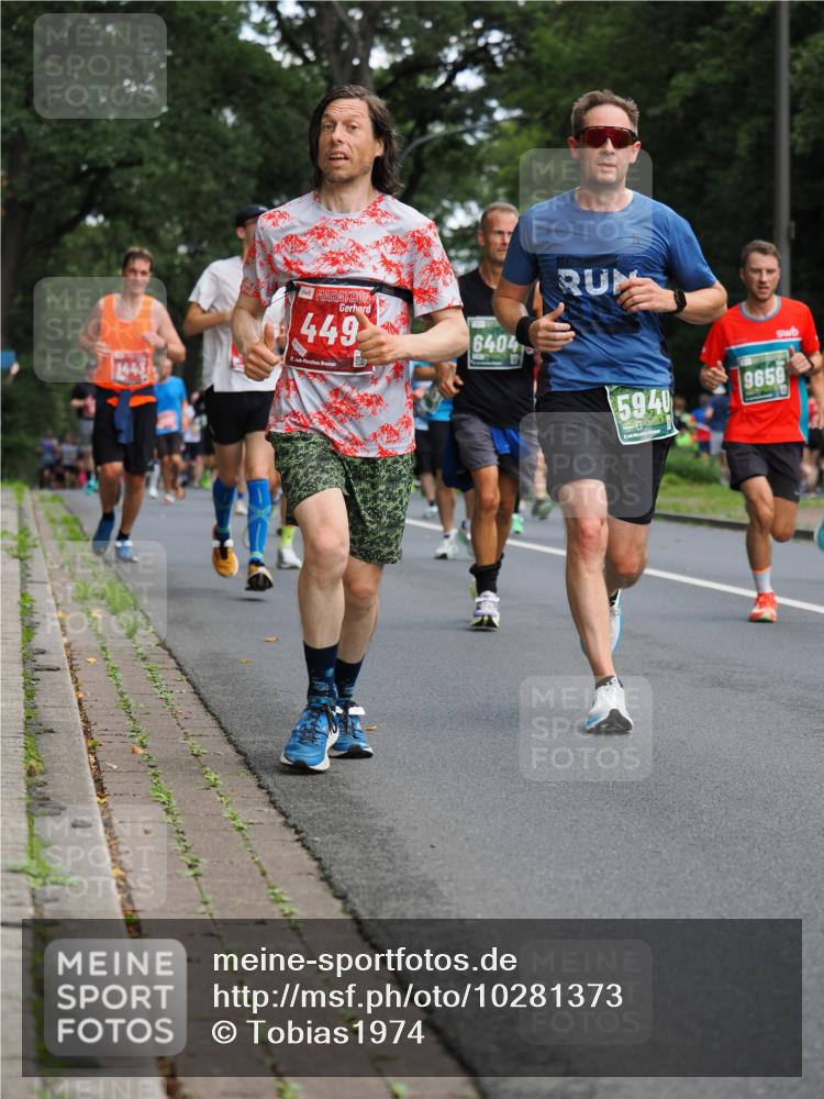 13.09.2026 - 21. swb-Marathon Bremen TobiasT http://msf.ph/oto/10281373 13.09.2026 11:54:56 Laufen 449, 6404, 5940, 9659 meine-sportfotos.de