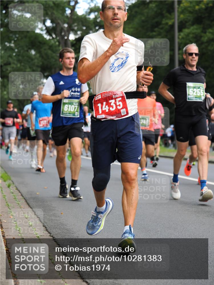 13.09.2026 - 21. swb-Marathon Bremen TobiasT http://msf.ph/oto/10281383 13.09.2026 11:55:03 Laufen 6107, 1435, 0991, 26, 748, 5255 meine-sportfotos.de