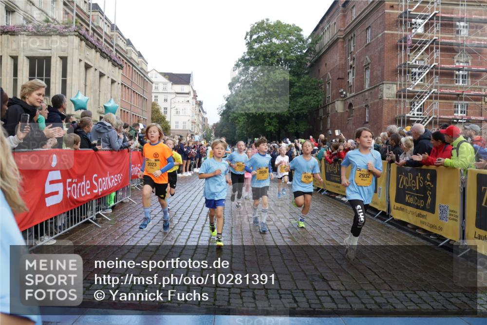 13.09.2026 - Kiel Lauf Yannick Fuchs http://msf.ph/oto/10281391 13.09.2026 08:55:05 Ziel 471, 495, 744, 889, 1450, 1768, 2699, 2773, 3219, 3863, 4069, 4828, 5212, 6570, 7917, 9163, 10817, 10822, 11071, 11235, 11573, 12291, 12349, 159, 561, 820, 1701, 2139, 2542, 2699, 2754, 2770, 3457, 4227, 4348, 5454, 5693, 6574, 6607, 6737, 7774, 7877, 8670, 8850, 9045, 9533, 9698, 10279, 10447, 10488, 11133, 11263, 11330, 11433, 11464, 11470, 11656, 11780, 12654, 114, 589, 1106, 1109, 1297, 1489, 2023, 3218, 3356, 3693, 5225, 5860, 6206, 7072, 7222, 8546, 11656 meine-sportfotos.de