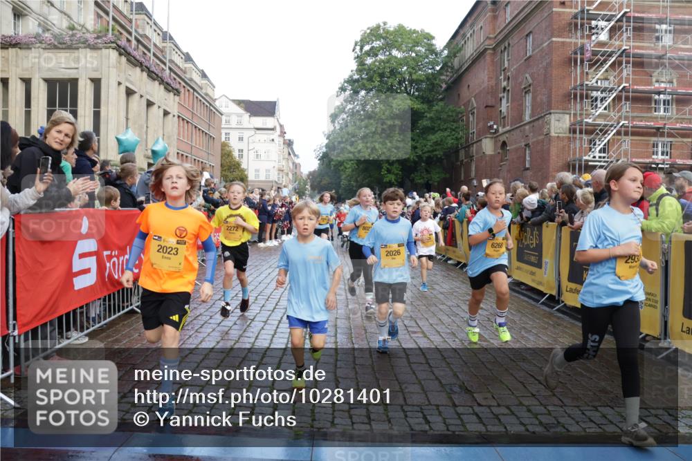 13.09.2026 - Kiel Lauf Yannick Fuchs http://msf.ph/oto/10281401 13.09.2026 08:55:05 Ziel 471, 495, 744, 889, 1450, 1768, 2699, 2773, 3219, 3863, 4069, 4828, 5212, 6570, 7917, 9163, 10817, 10822, 11071, 11235, 11573, 12291, 12349, 159, 561, 820, 1701, 2139, 2542, 2699, 2754, 2770, 3457, 4227, 4348, 5454, 5693, 6574, 6607, 6737, 7774, 7877, 8670, 8850, 9045, 9533, 9698, 10279, 10447, 10488, 11133, 11263, 11330, 11433, 11464, 11470, 11656, 11780, 12654, 114, 589, 1106, 1109, 1297, 1489, 2023, 3218, 3356, 3693, 5225, 5860, 6206, 7072, 7222, 8546, 11656 meine-sportfotos.de