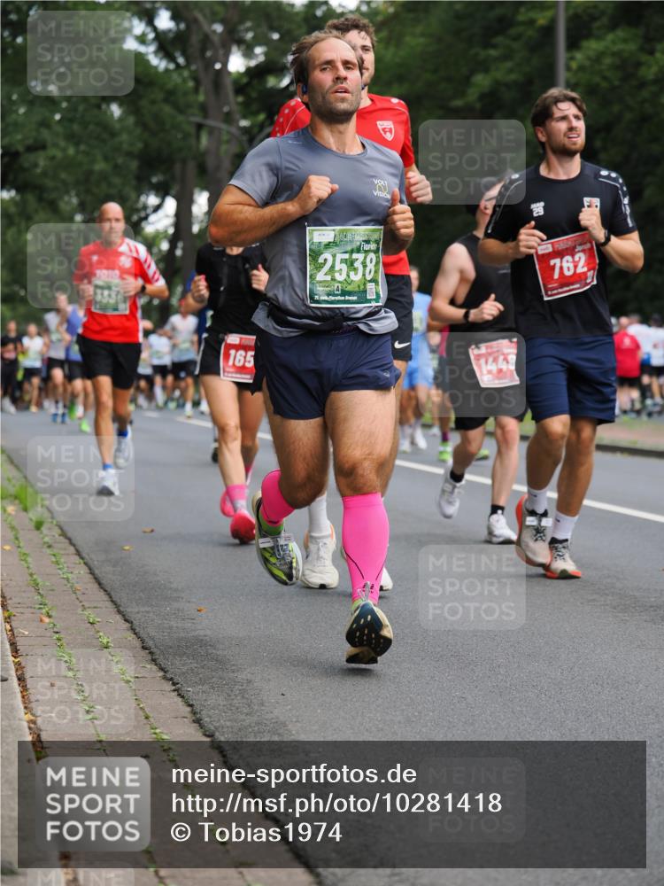 13.09.2026 - 21. swb-Marathon Bremen TobiasT http://msf.ph/oto/10281418 13.09.2026 11:55:12 Laufen 165, 29, 2538, 21, 1449, 762 meine-sportfotos.de