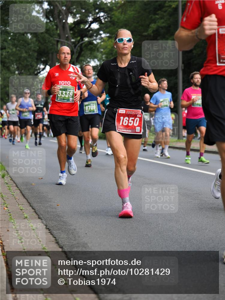 13.09.2026 - 21. swb-Marathon Bremen TobiasT http://msf.ph/oto/10281429 13.09.2026 11:55:14 Laufen 3336, 8709, 1650, 2, 26, 6 meine-sportfotos.de