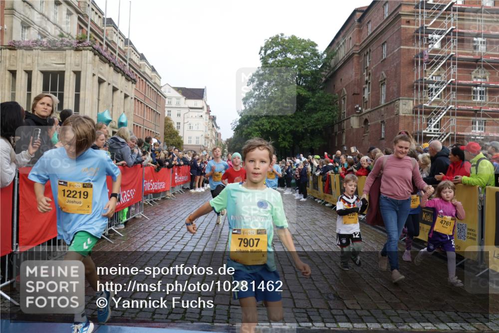 13.09.2026 - Kiel Lauf Yannick Fuchs http://msf.ph/oto/10281462 13.09.2026 08:55:10 Ziel 471, 495, 889, 1450, 1768, 2773, 3218, 3219, 3863, 5212, 5860, 6206, 6570, 7917, 8546, 9216, 10716, 10817, 10822, 11071, 11235, 11573, 12291, 12349, 159, 561, 744, 820, 1701, 2139, 2542, 2699, 2754, 2770, 2773, 3457, 4069, 4227, 4348, 4828, 5454, 6574, 6607, 6737, 7877, 8670, 8850, 9045, 9163, 9533, 9698, 10279, 10447, 10488, 11133, 11263, 11330, 11433, 11464, 11470, 11780, 12654, 114, 329, 589, 1106, 1109, 1297, 1489, 2023, 3356, 3693, 5225, 7072, 7222, 11656 meine-sportfotos.de