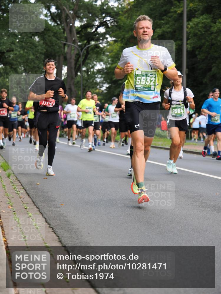 13.09.2026 - 21. swb-Marathon Bremen TobiasT http://msf.ph/oto/10281471 13.09.2026 11:55:25 Laufen 933, 117, 5532, 2, 9984 meine-sportfotos.de