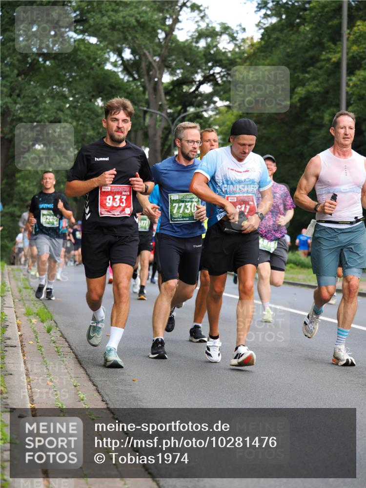 13.09.2026 - 21. swb-Marathon Bremen TobiasT http://msf.ph/oto/10281476 13.09.2026 11:55:31 Laufen 8260, 933, 171, 7730, 11, 819 meine-sportfotos.de