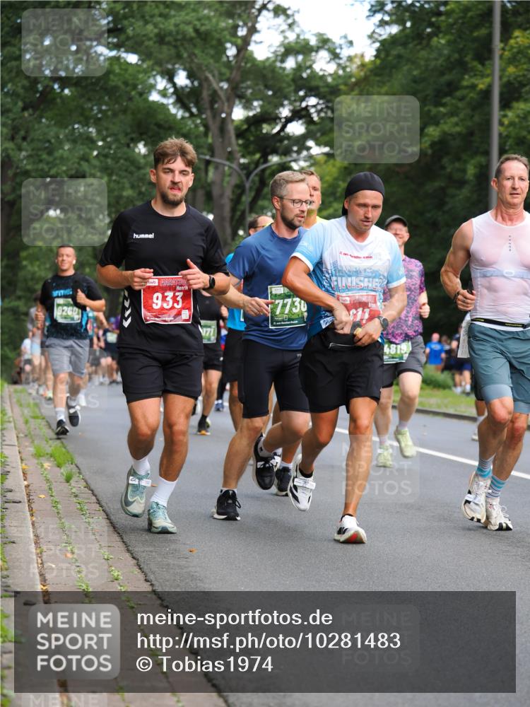 13.09.2026 - 21. swb-Marathon Bremen TobiasT http://msf.ph/oto/10281483 13.09.2026 11:55:31 Laufen 9260, 933, 171, 7730, 4819 meine-sportfotos.de