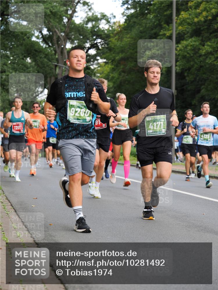 13.09.2026 - 21. swb-Marathon Bremen TobiasT http://msf.ph/oto/10281492 13.09.2026 11:55:34 Laufen 260, 1207, 9260, 91, 4171, 21, 4777, 4128, 113 meine-sportfotos.de