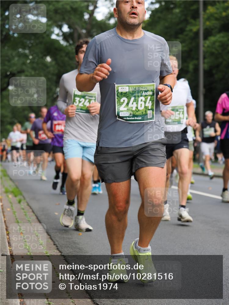 13.09.2026 - 21. swb-Marathon Bremen TobiasT http://msf.ph/oto/10281516 13.09.2026 11:55:39 Laufen 324, 2464, 5073, 26, 054 meine-sportfotos.de