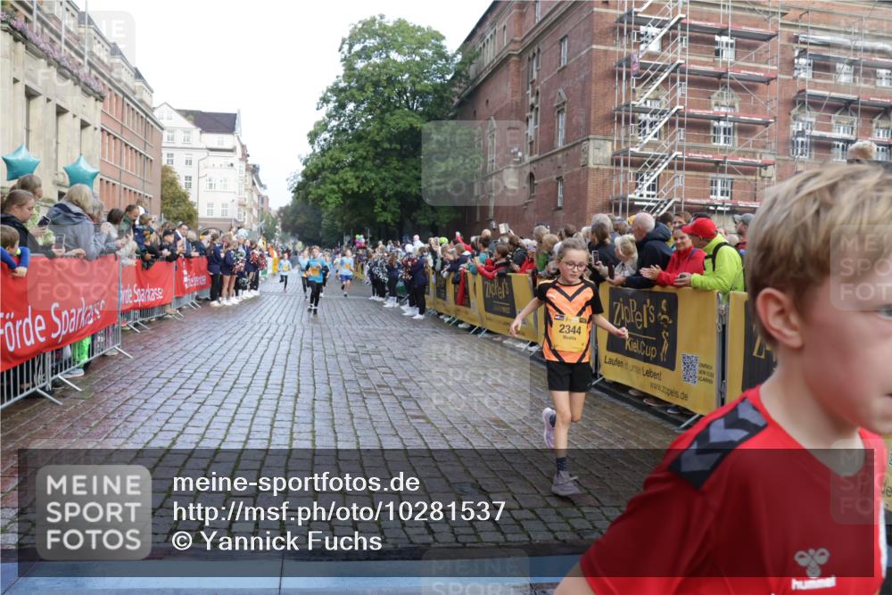 13.09.2026 - Kiel Lauf Yannick Fuchs http://msf.ph/oto/10281537 13.09.2026 08:55:15 Ziel 114, 471, 1109, 1297, 1489, 1768, 3218, 3219, 3356, 3693, 3863, 5212, 5225, 5860, 6206, 6570, 7072, 7222, 7917, 8546, 9216, 10222, 10604, 10716, 10817, 10822, 11235, 11400, 11573, 12291, 12349, 159, 495, 561, 744, 820, 889, 1450, 1701, 2139, 2699, 2754, 2770, 2773, 3457, 4069, 4227, 4348, 4828, 5454, 6570, 6574, 6607, 6737, 7877, 7917, 9045, 9163, 9533, 10279, 10447, 10488, 11071, 11133, 11263, 11330, 11433, 11464, 11470, 11780, 12349, 12654, 329, 589, 1106, 1952, 2023 meine-sportfotos.de