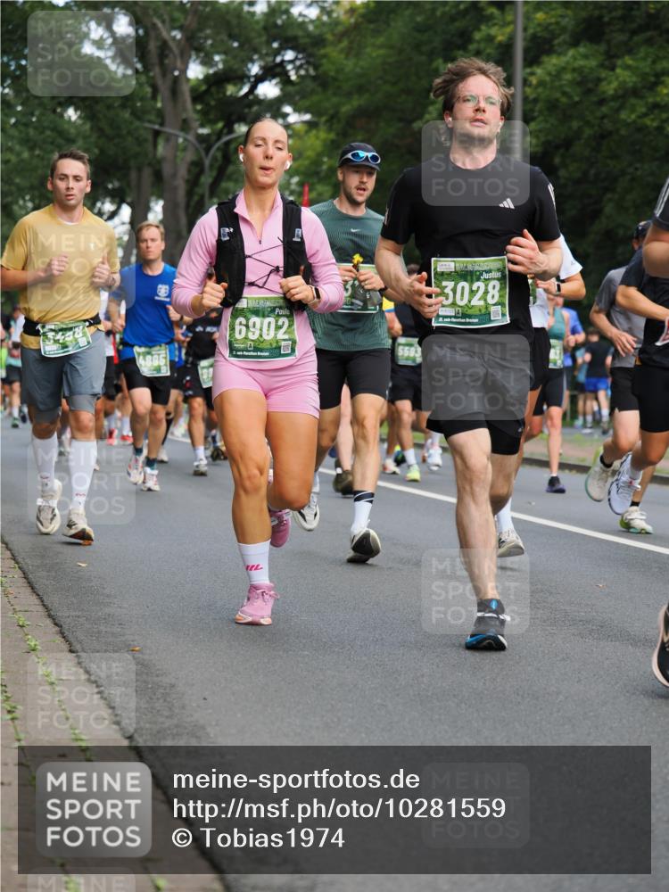 13.09.2026 - 21. swb-Marathon Bremen TobiasT http://msf.ph/oto/10281559 13.09.2026 11:55:53 Laufen 4895, 6902, 21, 5593, 3028, 6123, 21 meine-sportfotos.de