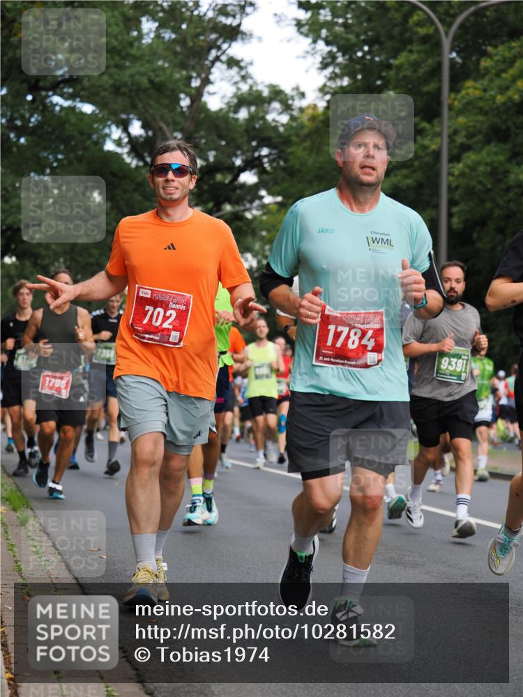 13.09.2026 - 21. swb-Marathon Bremen TobiasT http://msf.ph/oto/10281582 13.09.2026 11:56:04 Laufen 1756, 368, 702, 1784, 21, 20, 9391 meine-sportfotos.de