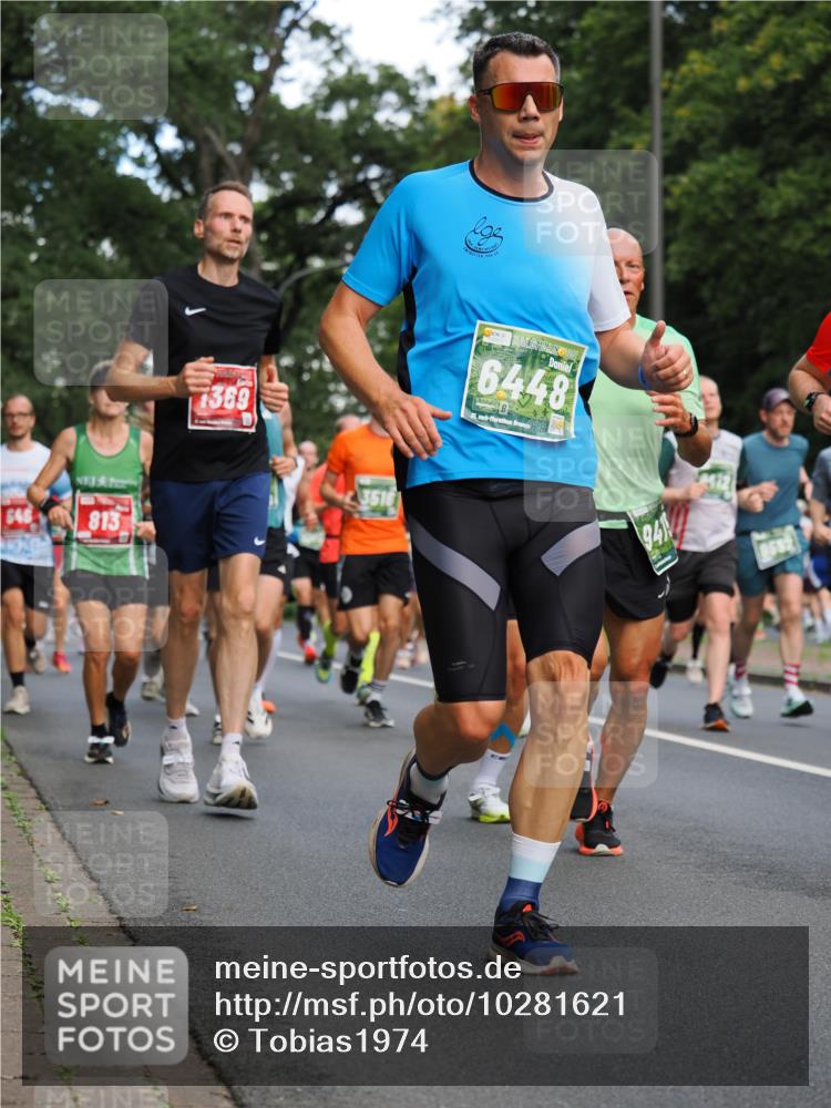 13.09.2026 - 21. swb-Marathon Bremen TobiasT http://msf.ph/oto/10281621 13.09.2026 11:56:15 Laufen 646, 813, 1369, 3516, 6448, 21, 26, 941 meine-sportfotos.de