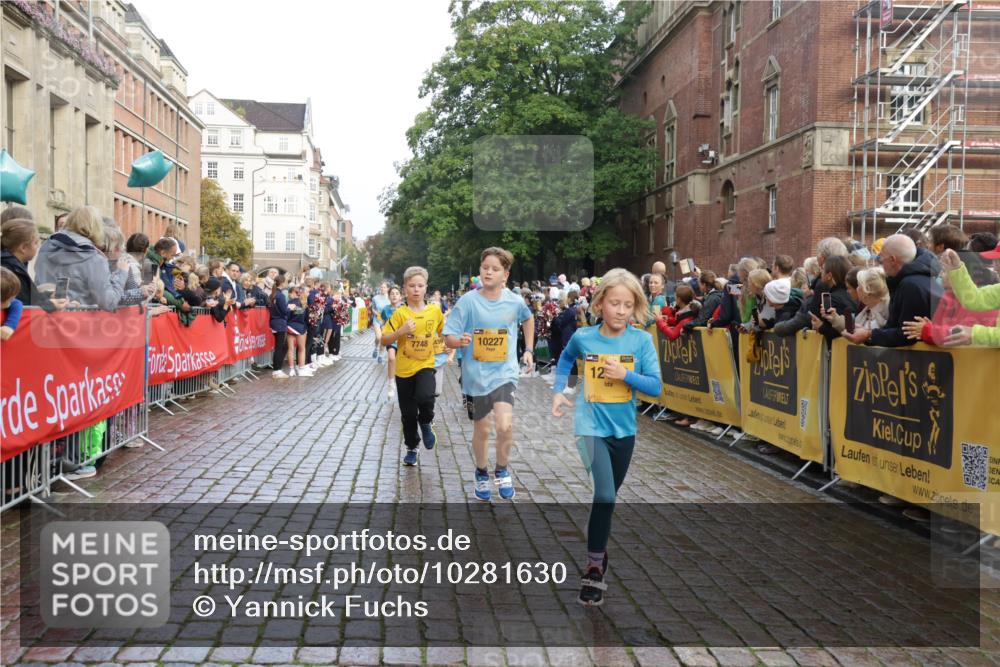 13.09.2026 - Kiel Lauf Yannick Fuchs http://msf.ph/oto/10281630 13.09.2026 08:55:23 Ziel 114, 329, 589, 1106, 1109, 1297, 1489, 2023, 2026, 2272, 2932, 3218, 3356, 3693, 4359, 4760, 4761, 4966, 5225, 5860, 6268, 7072, 7207, 7222, 7601, 7907, 8027, 8546, 9216, 9344, 10222, 10604, 10716, 11400, 11469, 12219, 471, 495, 561, 744, 820, 889, 1450, 1768, 2699, 2773, 3219, 3863, 4069, 4348, 4828, 5212, 6206, 6570, 6607, 7917, 8546, 9163, 10817, 10822, 11071, 11235, 11330, 11464, 11470, 11573, 11780, 12349, 1150, 1952, 2453, 561, 820 meine-sportfotos.de