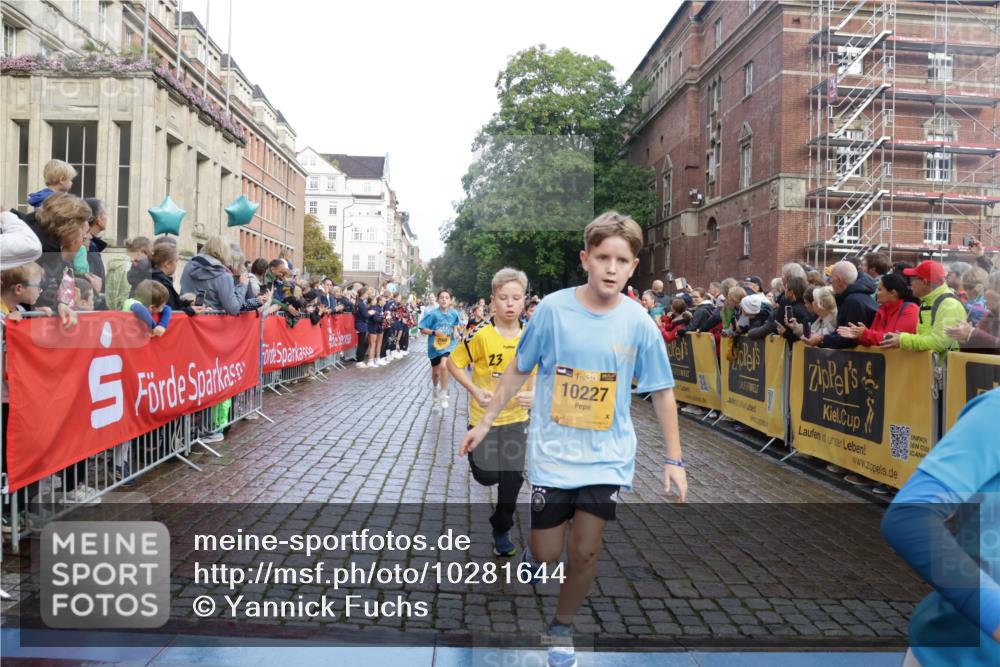 13.09.2026 - Kiel Lauf Yannick Fuchs http://msf.ph/oto/10281644 13.09.2026 08:55:24 Ziel 114, 329, 589, 1106, 1109, 1297, 1489, 2023, 2026, 2272, 2932, 3218, 3356, 3693, 4359, 4760, 4761, 4966, 5225, 5860, 6268, 7072, 7207, 7222, 7601, 7852, 7907, 8027, 9216, 9344, 10222, 10604, 10716, 11400, 11469, 12219, 12530, 471, 495, 744, 889, 1450, 1768, 2699, 2773, 3218, 3219, 3863, 4069, 4348, 4828, 5212, 6206, 6570, 6607, 7917, 8546, 9163, 10716, 10817, 10822, 11071, 11235, 11330, 11464, 11470, 11573, 11780, 12349, 1150, 1952, 2453, 561, 820 meine-sportfotos.de