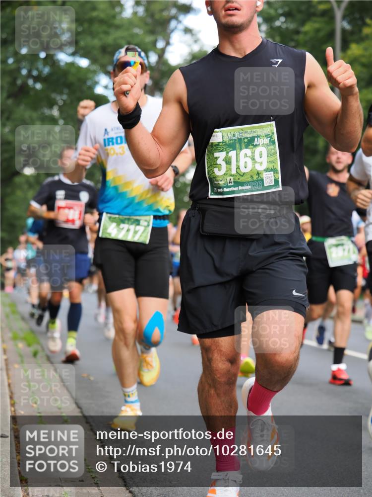13.09.2026 - 21. swb-Marathon Bremen TobiasT http://msf.ph/oto/10281645 13.09.2026 11:56:21 Laufen 50, 3, 4717, 7, 3169, 21, 26 meine-sportfotos.de