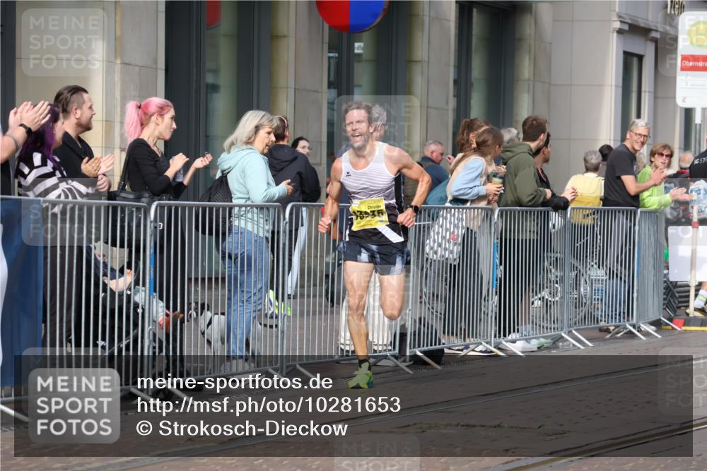 13.09.2026 - 21. swb-Marathon Bremen Strokosch-Dieckow http://msf.ph/oto/10281653 13.09.2026 10:28:25 Ziel 13515, 13547, 13567, 13593, 13624, 12272, 13501, 13635 meine-sportfotos.de