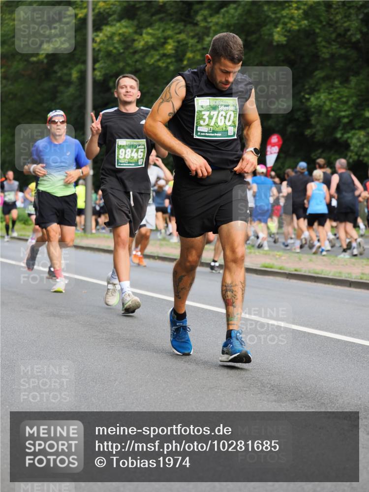 13.09.2026 - 21. swb-Marathon Bremen TobiasT http://msf.ph/oto/10281685 13.09.2026 11:56:34 Laufen 9845, 3760, 6124, 21, 45 meine-sportfotos.de