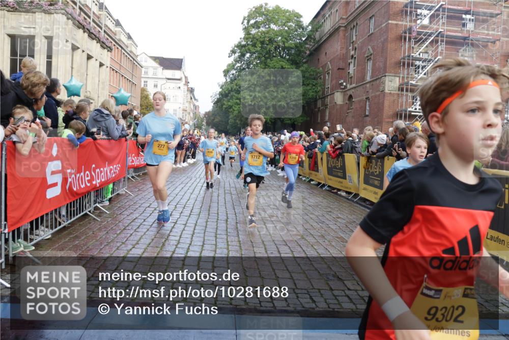 13.09.2026 - Kiel Lauf Yannick Fuchs http://msf.ph/oto/10281688 13.09.2026 08:55:28 Ziel 329, 589, 1106, 1109, 1297, 1952, 2023, 2026, 2272, 2344, 2642, 2932, 3356, 3693, 4359, 4760, 4761, 4966, 5225, 5932, 6268, 7072, 7207, 7601, 7852, 7907, 8027, 9344, 10222, 11469, 12219, 12530, 114, 471, 495, 744, 889, 1450, 1489, 1768, 2699, 2773, 3218, 3219, 3863, 4069, 4348, 4828, 5212, 5225, 5860, 6206, 6570, 6607, 7222, 7917, 8546, 9163, 9216, 10222, 10604, 10716, 10817, 10822, 11071, 11235, 11400, 11573, 11780, 12349, 277, 1150, 1160, 1310, 2453, 561, 820 meine-sportfotos.de