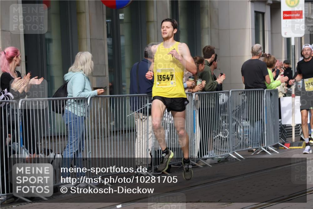 13.09.2026 - 21. swb-Marathon Bremen Strokosch-Dieckow http://msf.ph/oto/10281705 13.09.2026 10:28:31 Ziel 13567, 13593, 13624, 12272, 13501, 13515, 13547, 13635 meine-sportfotos.de
