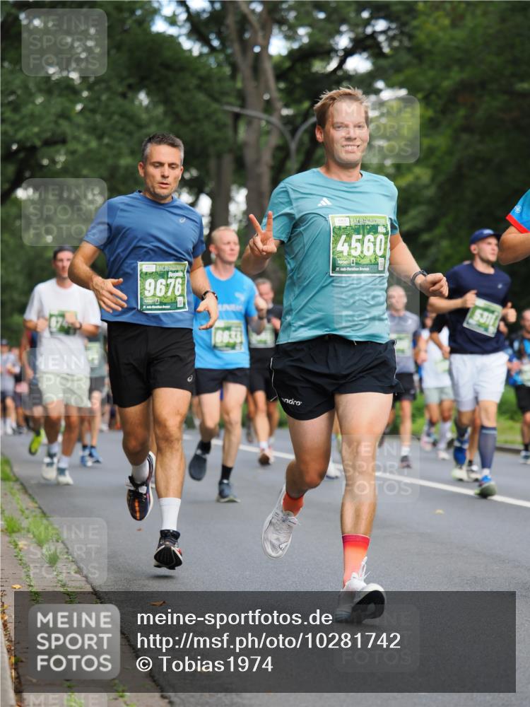 13.09.2026 - 21. swb-Marathon Bremen TobiasT http://msf.ph/oto/10281742 13.09.2026 11:56:57 Laufen 9676, 21, 6833, 4560, 21, 5311 meine-sportfotos.de