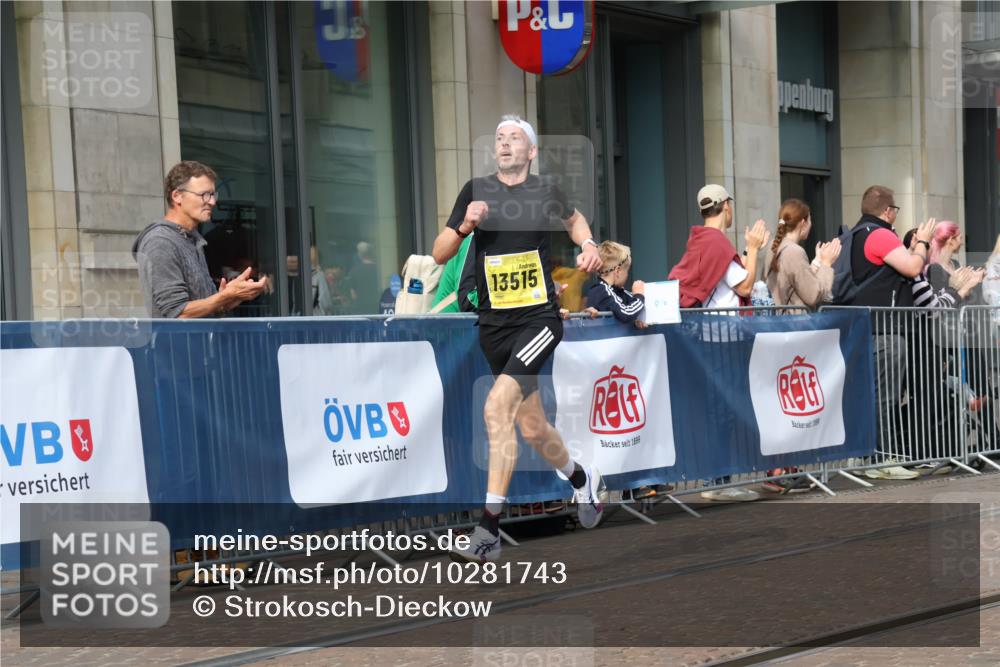 13.09.2026 - 21. swb-Marathon Bremen Strokosch-Dieckow http://msf.ph/oto/10281743 13.09.2026 10:28:35 Ziel 13593, 13614, 13624, 12272, 13515, 13547, 13567, 13635 meine-sportfotos.de