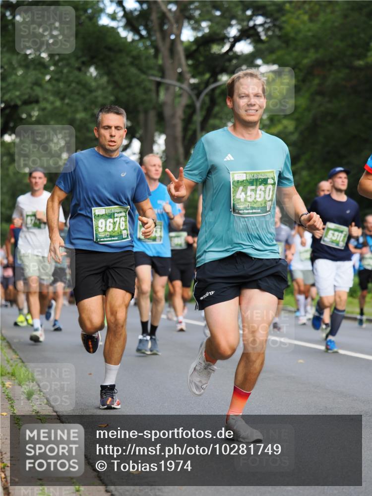 13.09.2026 - 21. swb-Marathon Bremen TobiasT http://msf.ph/oto/10281749 13.09.2026 11:56:58 Laufen 9676, 4560, 21, 326, 5311 meine-sportfotos.de