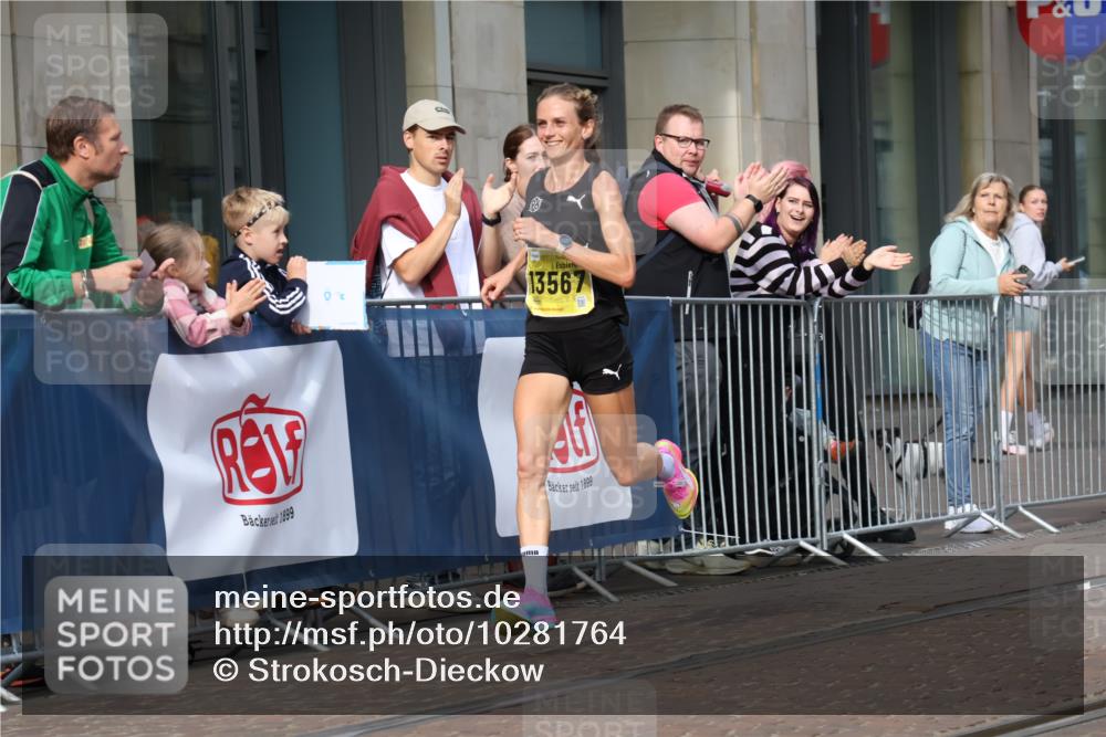 13.09.2026 - 21. swb-Marathon Bremen Strokosch-Dieckow http://msf.ph/oto/10281764 13.09.2026 10:28:37 Ziel 13593, 13604, 13614, 13624, 12272, 13515, 13547, 13567, 13635 meine-sportfotos.de