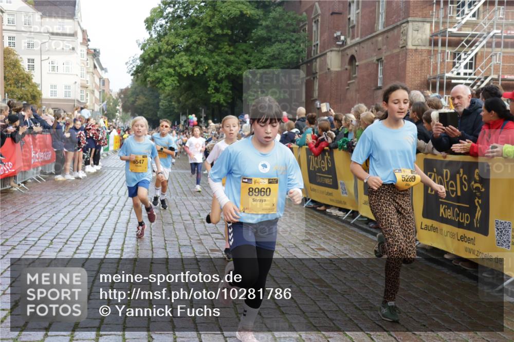 13.09.2026 - Kiel Lauf Yannick Fuchs http://msf.ph/oto/10281786 13.09.2026 08:55:36 Ziel 329, 1952, 2344, 2453, 2642, 4122, 5932, 7207, 7601, 7748, 7852, 7907, 7929, 9344, 10227, 10271, 11657, 12198, 12219, 12530, 12712, 114, 471, 495, 589, 889, 1106, 1109, 1297, 1450, 1489, 1768, 2023, 2026, 2272, 2932, 3218, 3219, 3356, 3693, 3863, 4359, 4760, 4761, 4966, 5212, 5225, 5860, 6206, 6268, 6570, 7072, 7222, 7907, 7917, 8027, 8546, 9216, 10222, 10604, 10716, 10817, 10822, 11071, 11235, 11400, 11469, 11573, 12219, 12349, 277, 1150, 1160, 1310 meine-sportfotos.de